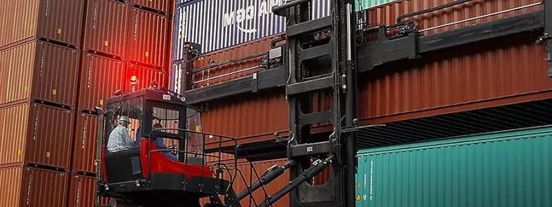 The Role of Industrial Beacon Lights in Preventing Workplace Accidents and Ensuring Compliance